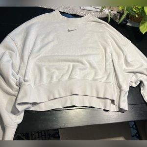 Nike oversized cropped crewneck